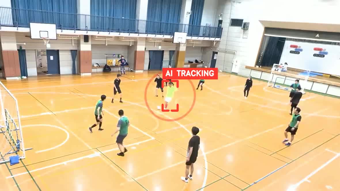 試合映像の中で AI が選手を追跡している解析ビュー
